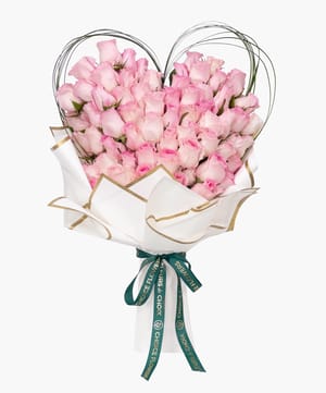 pink rose heart hand bouquet online flower delivery Dubai and Abu Dhabi