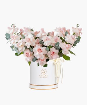 pink day box hand bouquet online flower delivery Dubai and Abu Dhabi