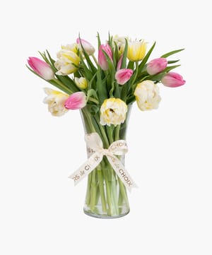mixtulip vase arrangement online flower delivery Dubai and Abu Dhabi