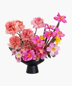 tulip with rose vase arrangement online flower delivery Dubai and Abu Dhabi