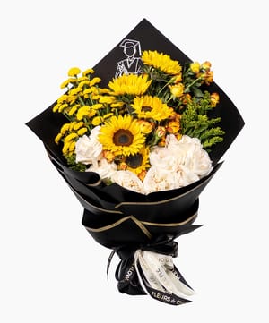 golden graduate bouquet graduation flowers online flower delivery Dubai and Abu Dhabi