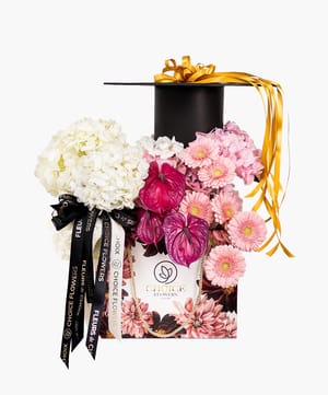 high end graduate gift graduation flowers online flower delivery Dubai and Abu Dhabi