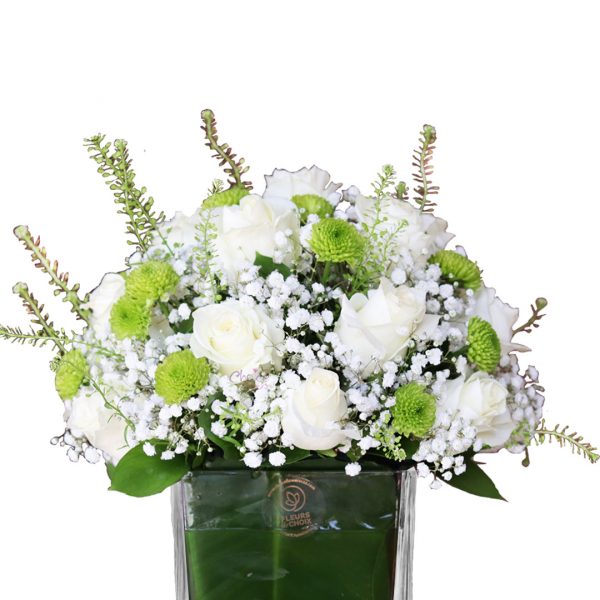 White Roses with Gypsophilia Zoom1