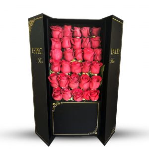 Roses in Gift Box Zoom 1