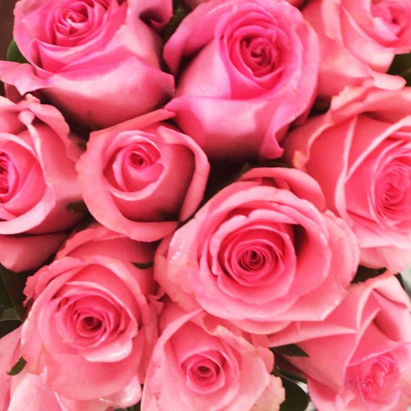 Premium Pink Roses Hand Bouquet Zoom