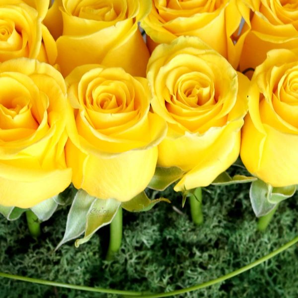 Yellow Roses Bouquet in Black Rectangular Vase Zoom 2