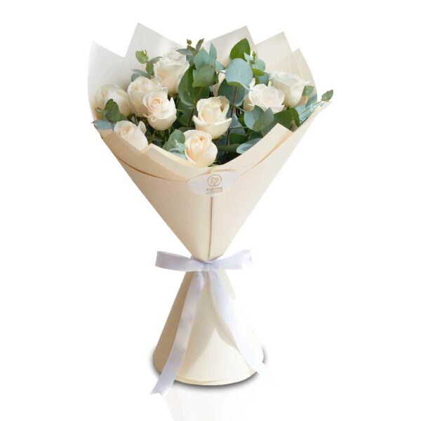 10-white-rose-bouquet