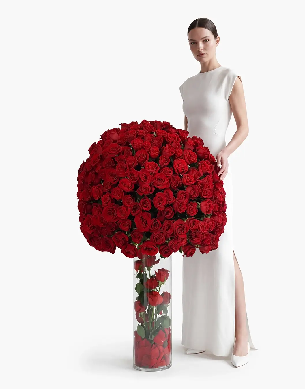 luxury red rose vase luxury flowers online flower delivery Dubai and Abu Dhabi