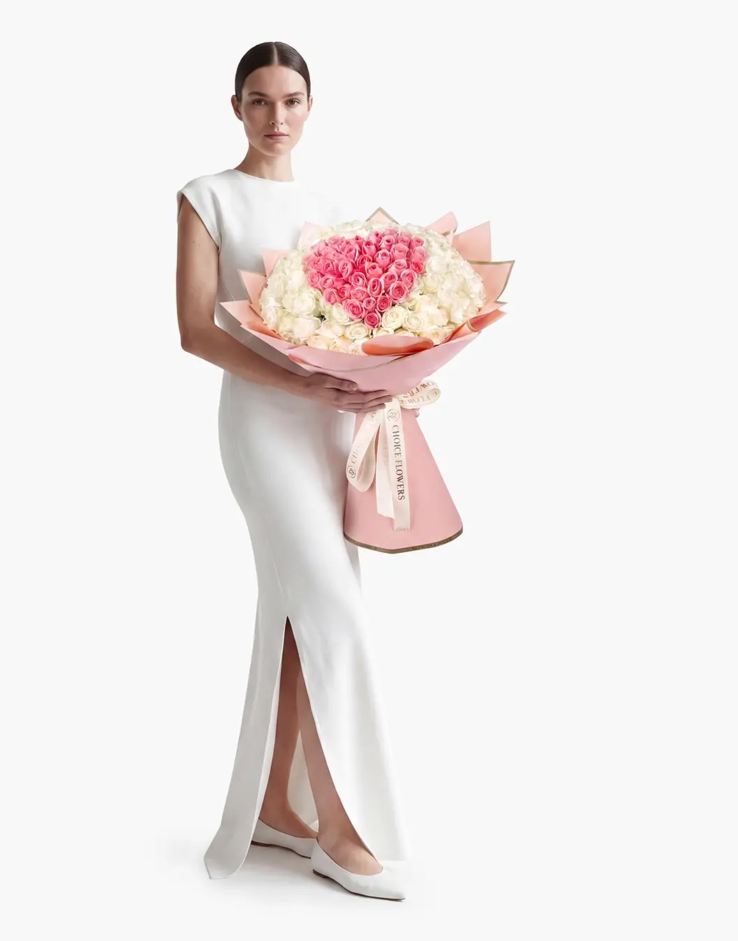 pink heart in white roses luxury flowers online flower delivery Dubai and Abu Dhabi