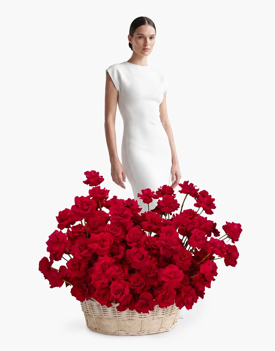 red majesty basket luxury flowers online flower delivery Dubai and Abu Dhabi